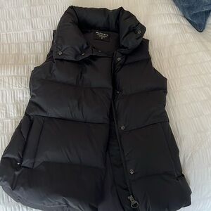 Athleta xs women’s puffer vest black
